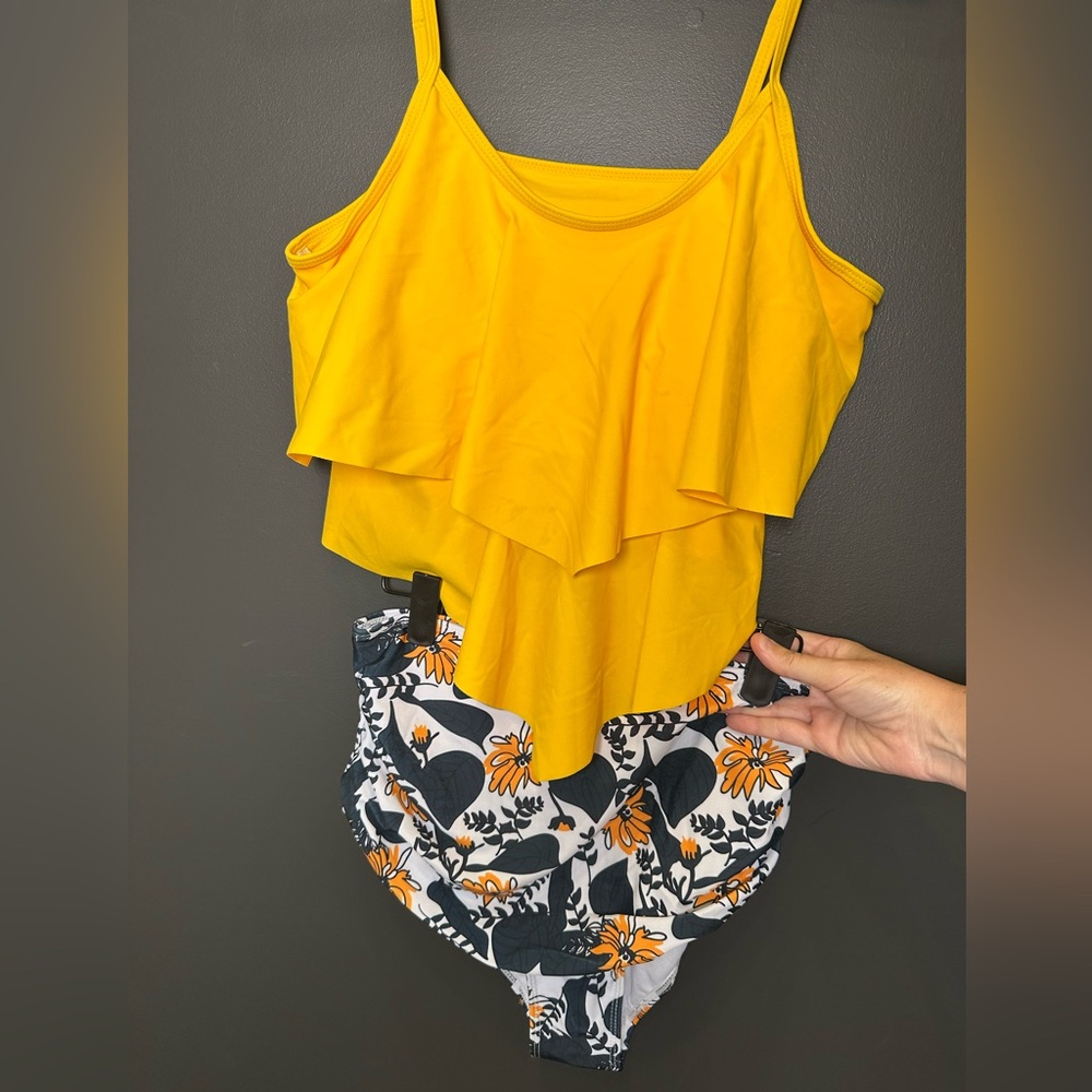 Two Piece Tummy Control Yellow Ruffle‎ Bikini Set | Large | NWT - Picture 4 of 13